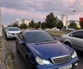Синий Мерседес Ц-Класс, объемом двигателя 1.8 л и пробегом 330 тыс. км за 4400 $, фото 1 на Automoto.ua