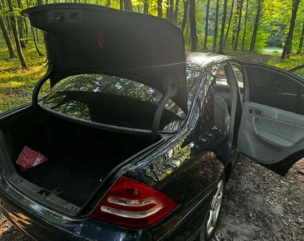 Синій Мерседес Ц-Клас, об'ємом двигуна 1.8 л та пробігом 401 тис. км за 4198 $, фото 4 на Automoto.ua