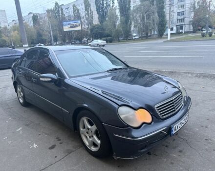 Мерседес Ц-Класс 2003 в Харькове на Automoto.ua Синий Мерседес Ц-Класс, объемом двигателя 2.1 л и пробегом 358 тыс. км за 2600 $, фото 2 на Automoto.ua