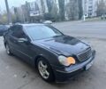 Мерседес Ц-Класс 2003 в Харькове на Automoto.ua Синий Мерседес Ц-Класс, объемом двигателя 2.1 л и пробегом 358 тыс. км за 2600 $, фото 2 на Automoto.ua