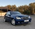 Синий Мерседес Ц-Класс, объемом двигателя 2.1 л и пробегом 225 тыс. км за 6800 $, фото 1 на Automoto.ua