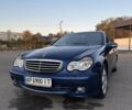 Синий Мерседес Ц-Класс, объемом двигателя 2.1 л и пробегом 225 тыс. км за 6800 $, фото 1 на Automoto.ua