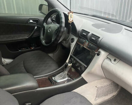 Синій Мерседес Ц-Клас, об'ємом двигуна 2.2 л та пробігом 400 тис. км за 6000 $, фото 2 на Automoto.ua