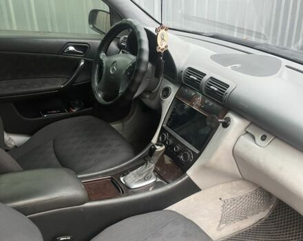 Синий Мерседес Ц-Класс, объемом двигателя 2.1 л и пробегом 3 тыс. км за 6000 $, фото 2 на Automoto.ua