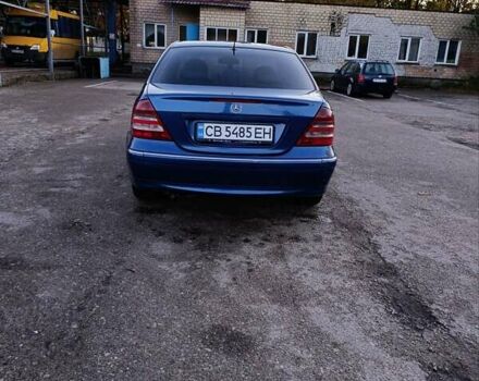 Синий Мерседес Ц-Класс, объемом двигателя 1.8 л и пробегом 286 тыс. км за 5450 $, фото 4 на Automoto.ua