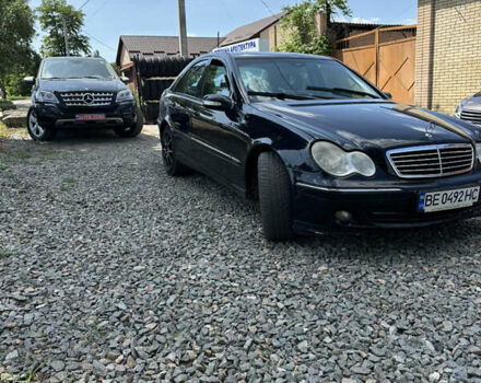 Синій Мерседес Ц-Клас, об'ємом двигуна 2.99 л та пробігом 280 тис. км за 4700 $, фото 4 на Automoto.ua