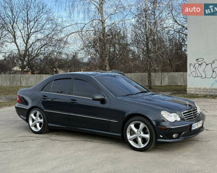 Синий Мерседес Ц-Класс, объемом двигателя 1.8 л и пробегом 280 тыс. км за 7400 $, фото 1 на Automoto.ua