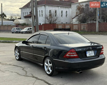 Синий Мерседес Ц-Класс, объемом двигателя 1.8 л и пробегом 280 тыс. км за 7400 $, фото 3 на Automoto.ua