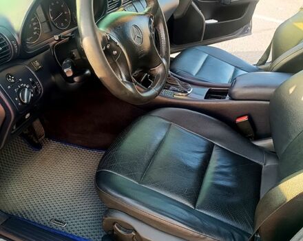 Синий Мерседес Ц-Класс, объемом двигателя 1.8 л и пробегом 337 тыс. км за 5800 $, фото 5 на Automoto.ua