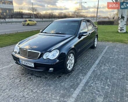 Синій Мерседес Ц-Клас, об'ємом двигуна 1.8 л та пробігом 348 тис. км за 7500 $, фото 4 на Automoto.ua