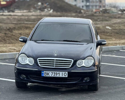 Синий Мерседес Ц-Класс, объемом двигателя 2.2 л и пробегом 290 тыс. км за 6400 $, фото 8 на Automoto.ua