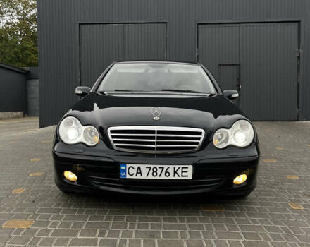 Синий Мерседес Ц-Класс, объемом двигателя 1.8 л и пробегом 233 тыс. км за 6500 $, фото 1 на Automoto.ua