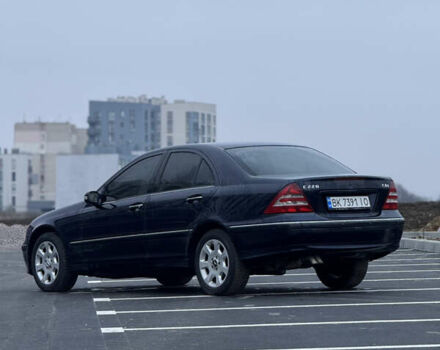 Синий Мерседес Ц-Класс, объемом двигателя 2.2 л и пробегом 290 тыс. км за 6400 $, фото 19 на Automoto.ua