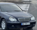 Синий Мерседес Ц-Класс, объемом двигателя 2.2 л и пробегом 290 тыс. км за 6400 $, фото 6 на Automoto.ua