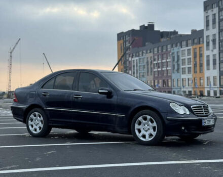Синий Мерседес Ц-Класс, объемом двигателя 2.2 л и пробегом 290 тыс. км за 6400 $, фото 14 на Automoto.ua