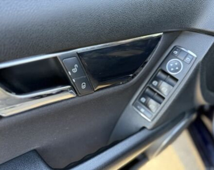 Синій Мерседес Ц-Клас, об'ємом двигуна 2.1 л та пробігом 350 тис. км за 6999 $, фото 22 на Automoto.ua