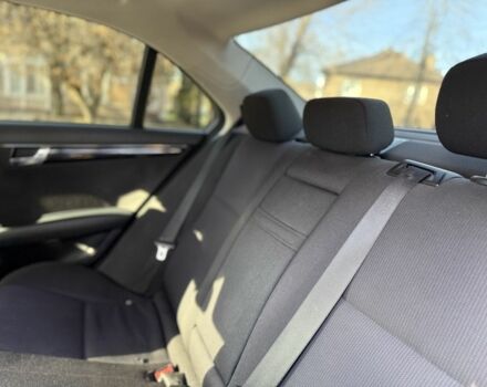 Синій Мерседес Ц-Клас, об'ємом двигуна 2.1 л та пробігом 350 тис. км за 6999 $, фото 19 на Automoto.ua