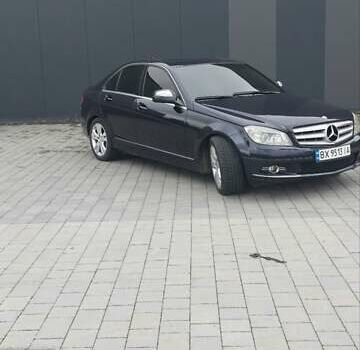 Синий Мерседес Ц-Класс, объемом двигателя 3 л и пробегом 281 тыс. км за 9500 $, фото 4 на Automoto.ua