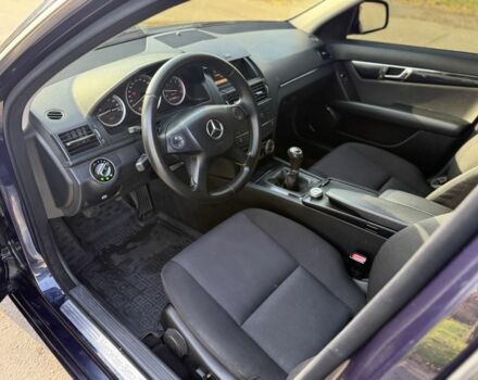 Синій Мерседес Ц-Клас, об'ємом двигуна 2.1 л та пробігом 350 тис. км за 6999 $, фото 20 на Automoto.ua