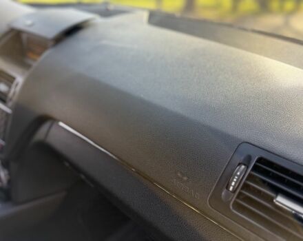 Синій Мерседес Ц-Клас, об'ємом двигуна 2.1 л та пробігом 350 тис. км за 6999 $, фото 13 на Automoto.ua