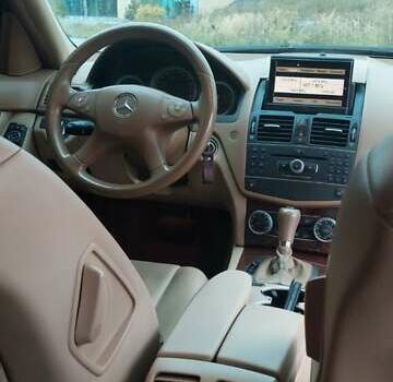 Синий Мерседес Ц-Класс, объемом двигателя 3 л и пробегом 281 тыс. км за 9500 $, фото 10 на Automoto.ua