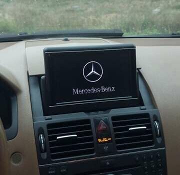 Синий Мерседес Ц-Класс, объемом двигателя 3 л и пробегом 281 тыс. км за 9500 $, фото 15 на Automoto.ua