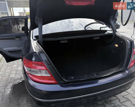 Синий Мерседес Ц-Класс, объемом двигателя 2.15 л и пробегом 348 тыс. км за 8700 $, фото 12 на Automoto.ua