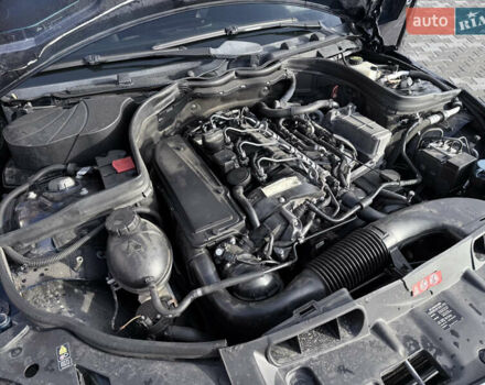 Синий Мерседес Ц-Класс, объемом двигателя 2.15 л и пробегом 348 тыс. км за 8700 $, фото 5 на Automoto.ua