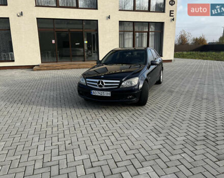 Синий Мерседес Ц-Класс, объемом двигателя 2.2 л и пробегом 331 тыс. км за 8500 $, фото 1 на Automoto.ua