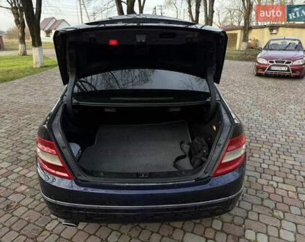 Синий Мерседес Ц-Класс, объемом двигателя 2.2 л и пробегом 315 тыс. км за 9300 $, фото 21 на Automoto.ua