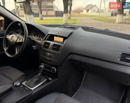 Синій Мерседес Ц-Клас, об'ємом двигуна 2.2 л та пробігом 315 тис. км за 9300 $, фото 30 на Automoto.ua