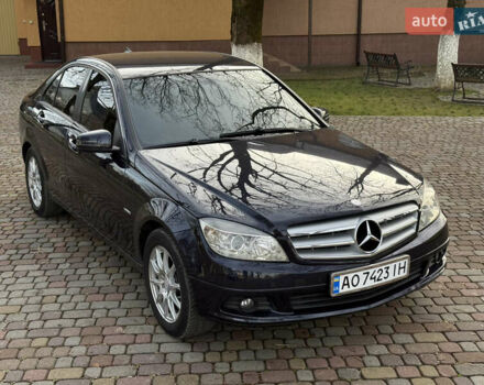 Синий Мерседес Ц-Класс, объемом двигателя 2.2 л и пробегом 315 тыс. км за 9300 $, фото 2 на Automoto.ua