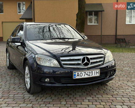 Синий Мерседес Ц-Класс, объемом двигателя 2.2 л и пробегом 315 тыс. км за 9300 $, фото 3 на Automoto.ua