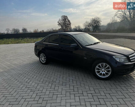 Синий Мерседес Ц-Класс, объемом двигателя 2.2 л и пробегом 331 тыс. км за 8500 $, фото 2 на Automoto.ua