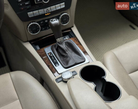 Синий Мерседес Ц-Класс, объемом двигателя 1.8 л и пробегом 220 тыс. км за 9950 $, фото 21 на Automoto.ua