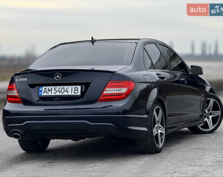 Синий Мерседес Ц-Класс, объемом двигателя 1.8 л и пробегом 220 тыс. км за 9950 $, фото 12 на Automoto.ua