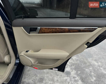 Синий Мерседес Ц-Класс, объемом двигателя 1.8 л и пробегом 220 тыс. км за 9950 $, фото 30 на Automoto.ua