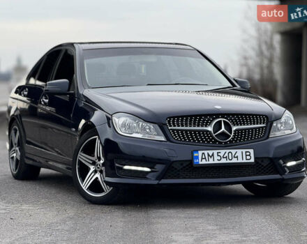 Синий Мерседес Ц-Класс, объемом двигателя 1.8 л и пробегом 220 тыс. км за 9950 $, фото 3 на Automoto.ua