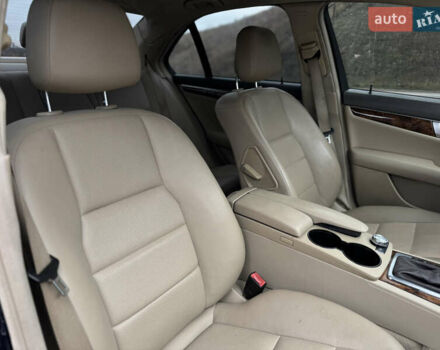 Синий Мерседес Ц-Класс, объемом двигателя 1.8 л и пробегом 220 тыс. км за 9950 $, фото 34 на Automoto.ua