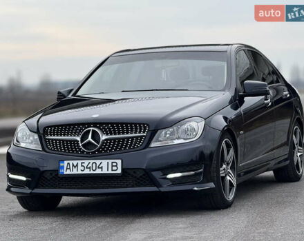 Синий Мерседес Ц-Класс, объемом двигателя 1.8 л и пробегом 220 тыс. км за 9950 $, фото 2 на Automoto.ua
