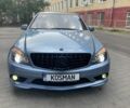 Синий Мерседес Ц-Класс, объемом двигателя 3 л и пробегом 221 тыс. км за 10900 $, фото 4 на Automoto.ua