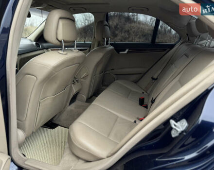 Синий Мерседес Ц-Класс, объемом двигателя 1.8 л и пробегом 220 тыс. км за 9950 $, фото 29 на Automoto.ua