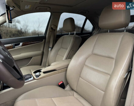 Синий Мерседес Ц-Класс, объемом двигателя 1.8 л и пробегом 220 тыс. км за 9950 $, фото 25 на Automoto.ua