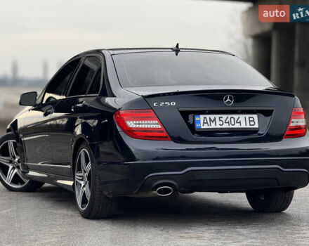 Синий Мерседес Ц-Класс, объемом двигателя 1.8 л и пробегом 220 тыс. км за 9950 $, фото 9 на Automoto.ua