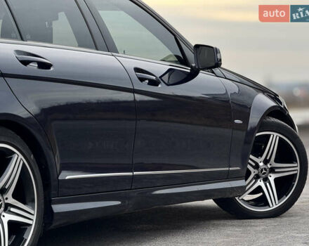 Синий Мерседес Ц-Класс, объемом двигателя 1.8 л и пробегом 220 тыс. км за 9950 $, фото 14 на Automoto.ua