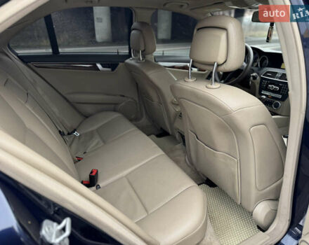 Синий Мерседес Ц-Класс, объемом двигателя 1.8 л и пробегом 220 тыс. км за 9950 $, фото 31 на Automoto.ua