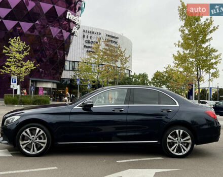 Синій Мерседес Ц-Клас, об'ємом двигуна 1.99 л та пробігом 132 тис. км за 18800 $, фото 3 на Automoto.ua