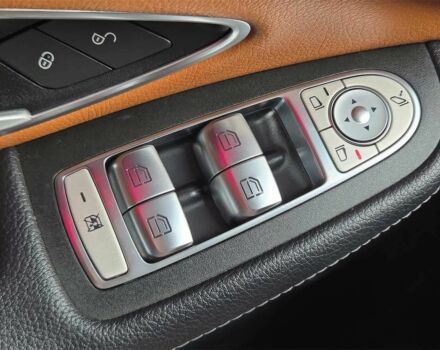 Синий Мерседес Ц-Класс, объемом двигателя 3 л и пробегом 32 тыс. км за 19000 $, фото 10 на Automoto.ua