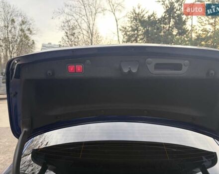 Синий Мерседес Ц-Класс, объемом двигателя 1.99 л и пробегом 47 тыс. км за 36500 $, фото 6 на Automoto.ua