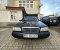 Синий Мерседес Ц-Класс, объемом двигателя 2 л и пробегом 350 тыс. км за 3500 $, фото 1 на Automoto.ua